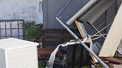 Σπίτια έχουν υποστεί ζημιές από τον ανεμοστρόβιλο που έπληξε το βράδυ της Πέμπτης την περιοχή της Παραμυθιάς στα Ιωάννινα