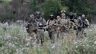 Neue Mitglieder des tschetschenischen Freiwilligenbataillons von Dschochar Dudajew nehmen am 27. August 2022 in der Region Kiew an einem Training teil.