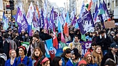 Fiatalok is tüntettek a francia fővárosban a nyugdíjreform ellen