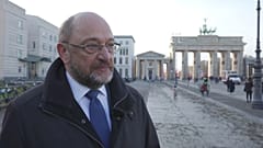 Martin Schulz vor dem Brandenburger Tor