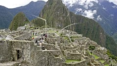 Le rovine del famoso sito archeologico di Machu Picchu, luglio 2006.