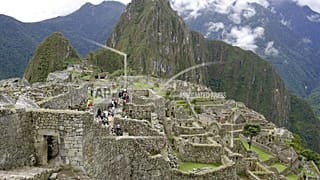 Le rovine del famoso sito archeologico di Machu Picchu, luglio 2006.