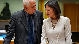 La ministre allemande des Affaires étrangères et le chef de la diplomatie européenne à Bruxelles. le lundi 23 janvier 2023.