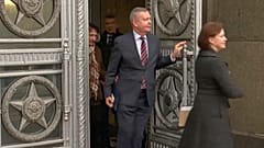 stonya'nın Moskova Büyükelçisi Margus Laidre, Rus Dışişleri Bakanlığı'ndan çıkarken