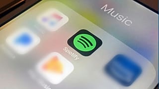 Archives : Logo de la plateforme Spotify sur un smartphone - le 28/01/2018