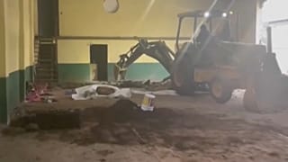 Doce cadáveres han sido encontrados en una fosa clandestina bajo un salón de baile en Tenango, México.