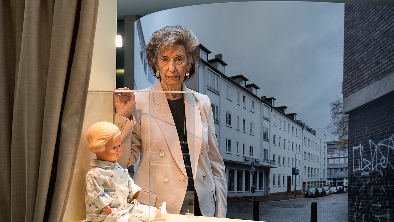 Lore Mayerfeld überlebte den Holocaust. In der Ausstellung wird ihre Puppe gezeigt.
