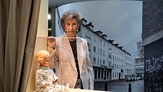 Lore Mayerfeld überlebte den Holocaust. In der Ausstellung wird ihre Puppe gezeigt.