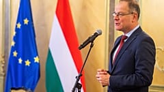 Navracsics Tibor beszédet mond a Miniszterelnökség épületében 2023. január 23-án