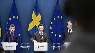 İsveç Başbakanı Kristersson, Dışişleri Bakanı Tobias Billström ve Savunma Bakanı Pal Jonson, Stockholm'de ortak basın toplantısı düzenledi.