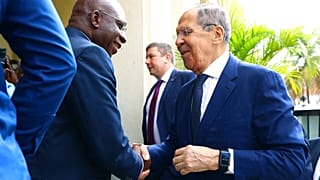 Teté António, Ministro angolano das Relações Exteriores, recebe em Luanda o homólogo russo Serguei Lavrov