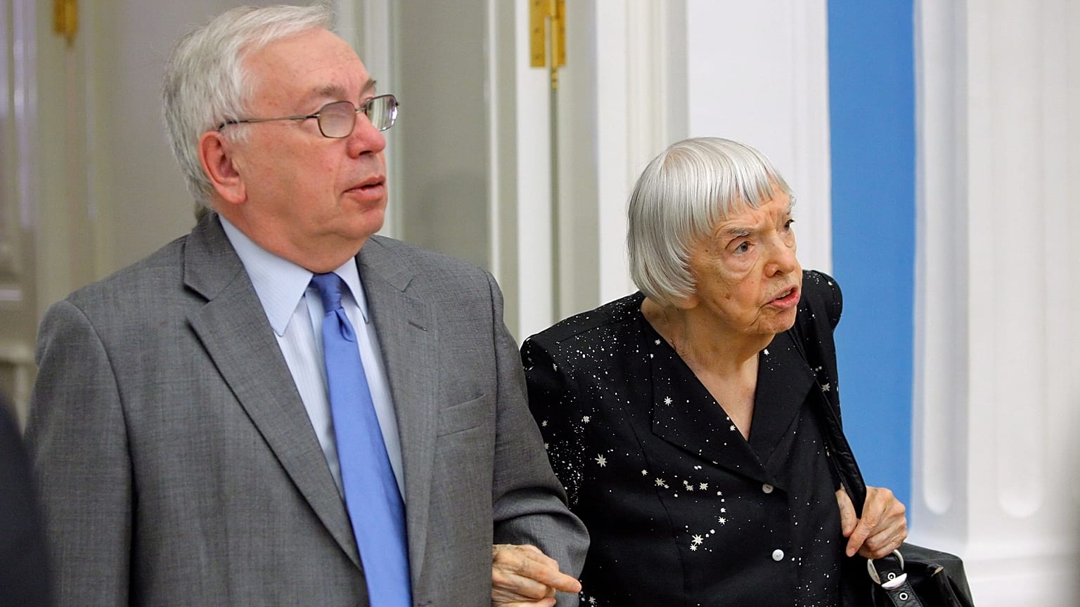 Глава МХГ Людмила Алексеева и российский Уполномоченный по правам человека (омбудсмен) Владимир Лукин (май 2010 г.)