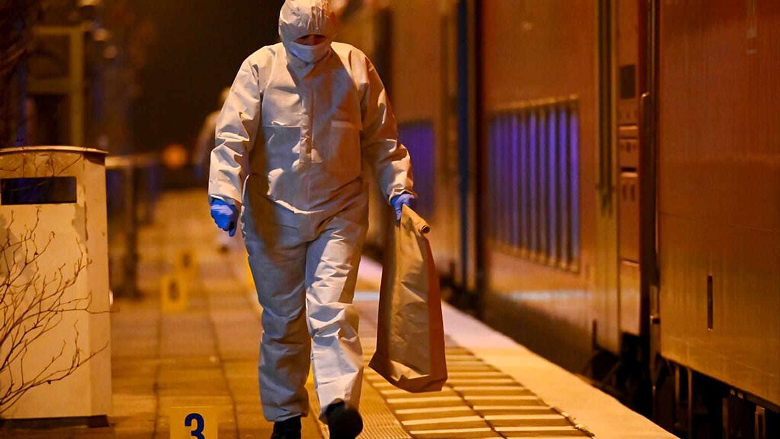 Les premiers enquêteurs ont été dépêchés en gare de  Brokstedt, ce mercredi