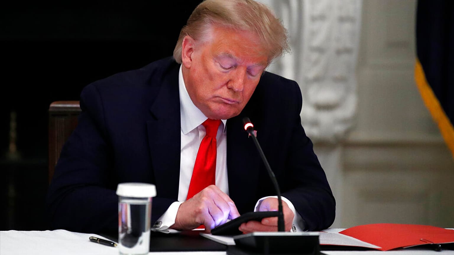 Donald Trump pode voltar a Facebook e Instagram