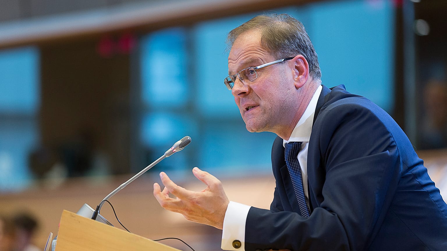 Il ministro incaricato di gestire i fondi europei, Tibor Navracsics, è anche uno di quelli che siedono nel consiglio d'amministrazione di un'università
