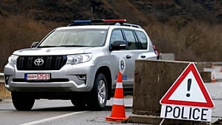 Polizeiauto in Kosovo - der Streit um die Nummernschilder der Serben im Kosovo geht weiter