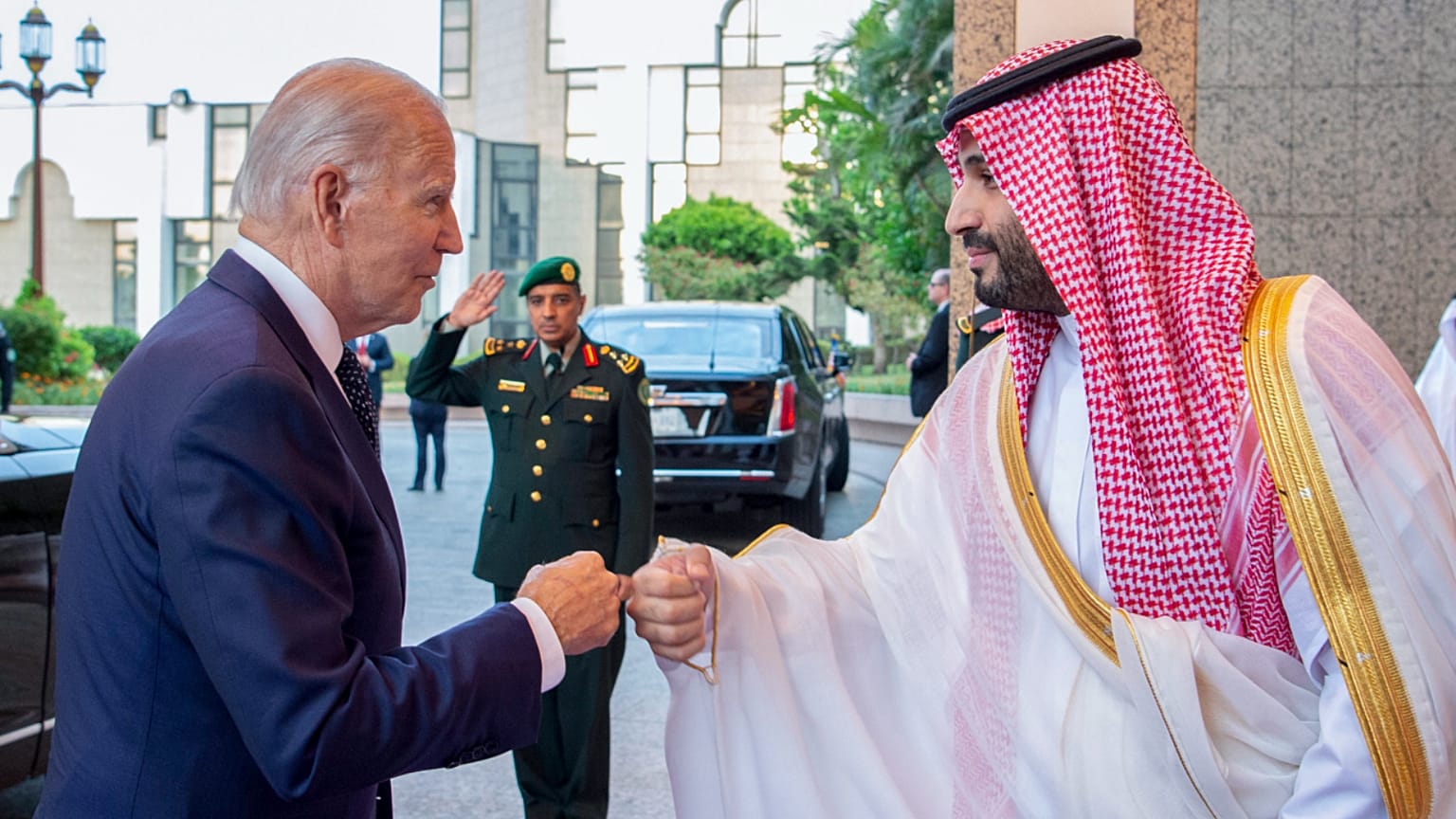 صورة أرشيفية للقاء الرئيس الأمريكي جو بايدن وولي العهد السعودي محمد بن سلمان