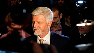 Предварительно на президентских выборах лидирует Пётр Павел.