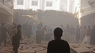 Pakistan'da camiye intihar saldırısı düzenlendi