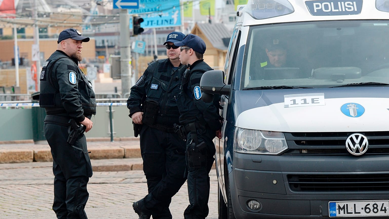 Fin polisi Kur'an yakma eylemlerine izin vermeyecek