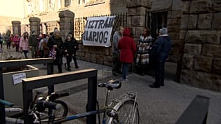 Sztrájkoló tanárok a Bajza Utcai Általános Iskolánál