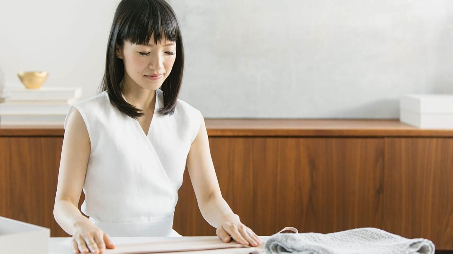 Marie Kondo gibt es Tipps für ein glücklicheres Leben - ohne viel aufzuräumen