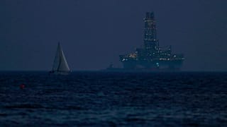 Yπεράκτιο γεωτρύπανο ανοιχτά της  Λεμεσού- εικόνα αρχείου
