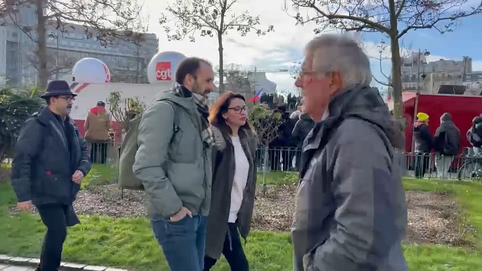 Myléne y Benjamin en las protestas contra la reforma de las pensiones