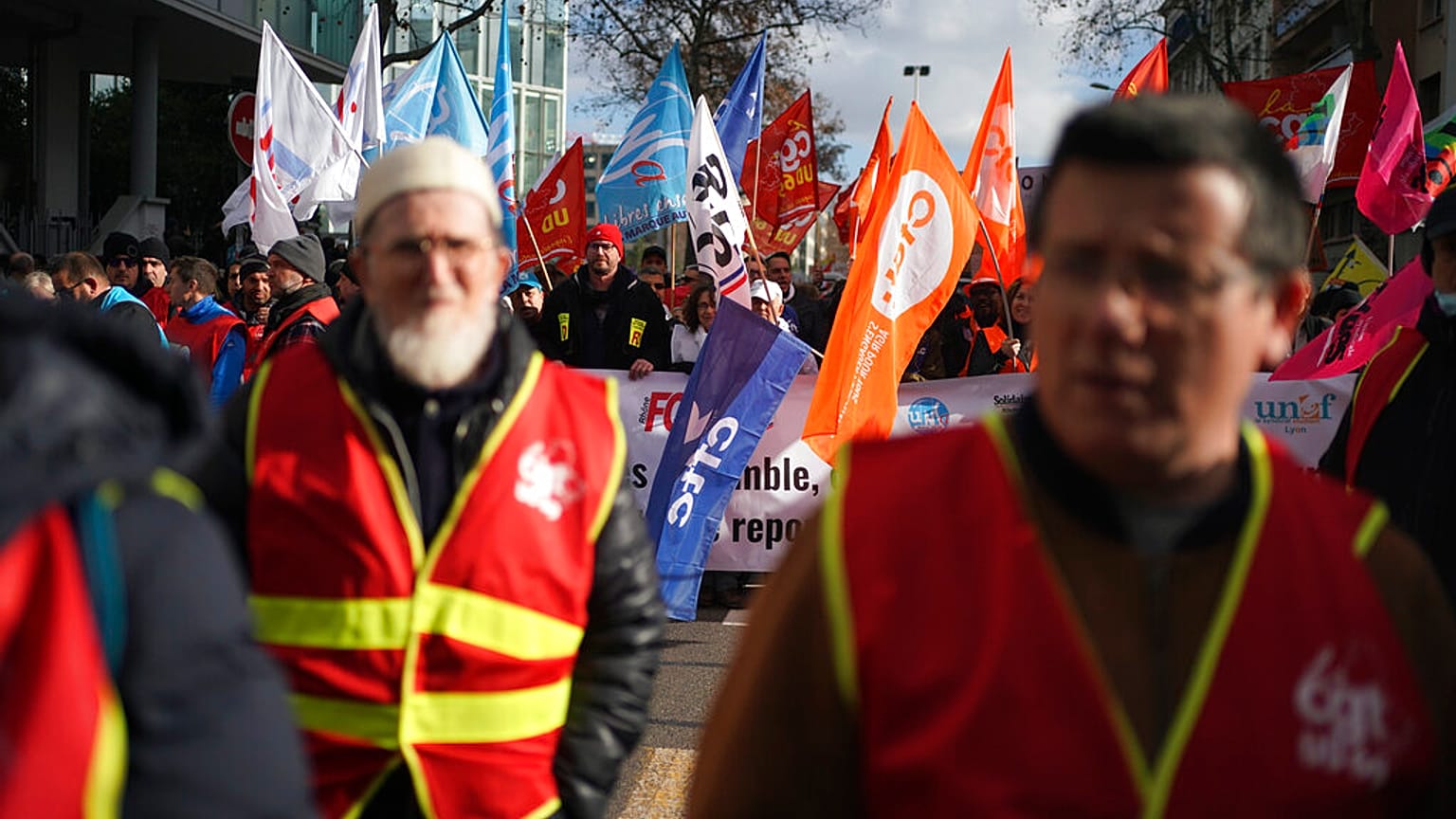 Fransa'da emeklilik reformuna karşı protestolara rekor katılım gerçekleşti