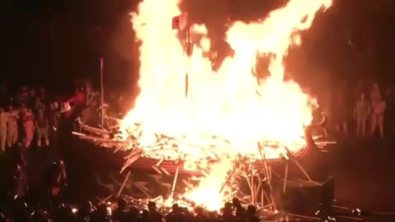 Idén is égettek viking hajót a Viking Fesztiválon.