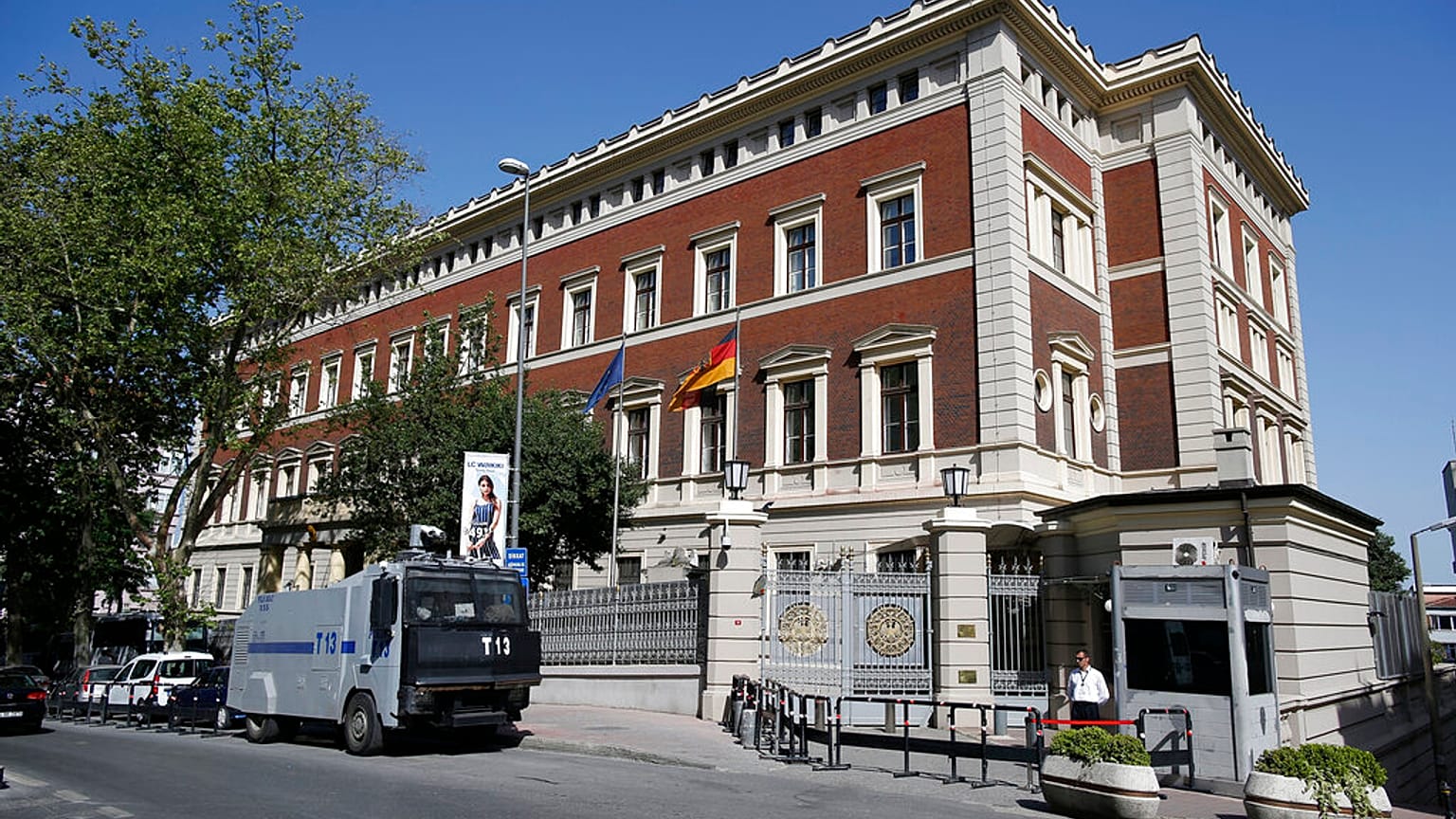 Το γερμανικό προξενείο στην Κωνσταντινούπολη