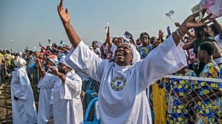 Der Papst wurde in Kinshasa euphorisch empfangen.