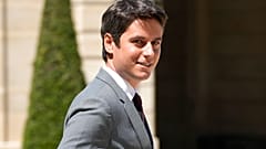 Gabriel Attal francia munkaügyi miniszter (2022-ben, még kormányszóvivőként)