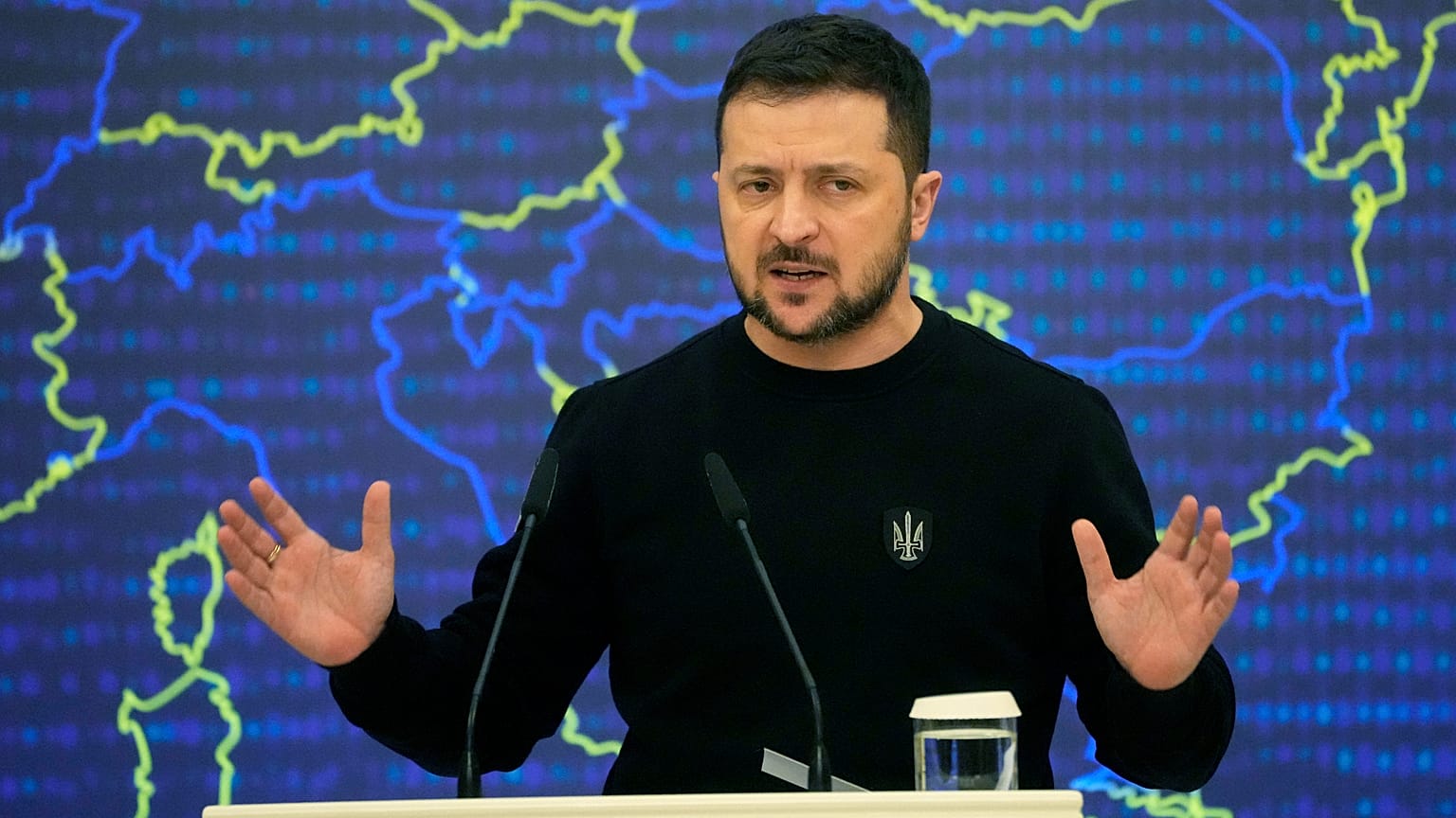 Le président ukrainien Volodymyr Zelensky lors d'une conférence de presse à Kyiv, en Ukraine, le vendredi 3 février 2023.