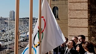 Marseilles-ben felhúzzák az olimpiai zászlót. Az olimpiai láng a tengeren érkezne Görögországból a francia kikötővárosba 2024-ben.