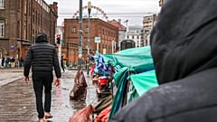 Menekültek sátoroznak Brüsszel belvárosában