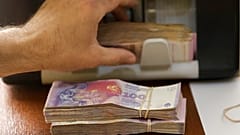 Arjantin'de yüksek enflasyon nedeniyle peso hızla değer kaybediyor