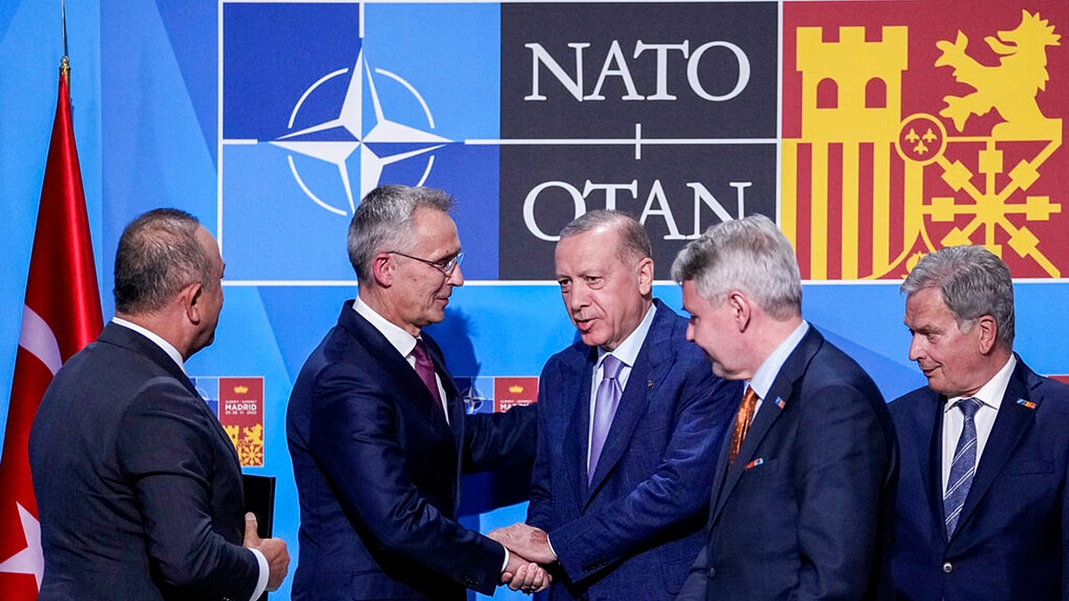 "Türkiye Fİnlandiya'nın NATO üyeliğini daha erken onaylayabilir"