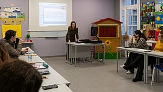 Εκπαίδευση στον τομέα φροντίδας βρεφών και νηπίων