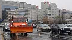 Εκχιονιστικό μηχάνημα στη λεωφόρο Κηφισίας