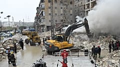 خلال عمليات البحث والإنقاذ في حلب السورية 