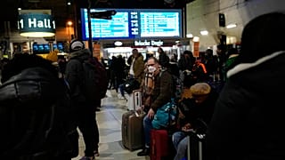 Tren, metro ve otobüs seferlerinin büyük bir bölümü iptal edildi