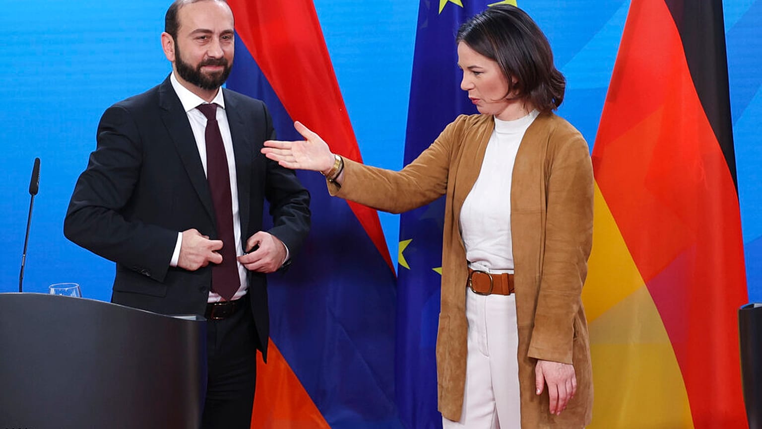 Annalena Baerbock mit ihrem armenischen Amtskollegen Ararat Mirzoyan am 7. Februar in Berlin