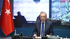 Cumhurbaşkanı Recep Tayyip Erdoğan Devlet Bilgi Koordinasyon Merkezi'nde, OHAL ilanı kararı alındığını açıkladı