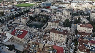 Vue aérienne montrant les destructions dans le centre ville d'Hatay, dans le sud de la Turquie, 07/02/2023