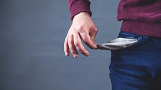 Leere Taschen wegen der Inflation