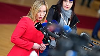 Giorgia Meloni macht in der EU Druck auf eine strengere Migrationspolitik.