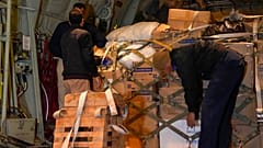 Des aides provenant d'Irak à destination de la Syrie, mercredi 8 février 2023.