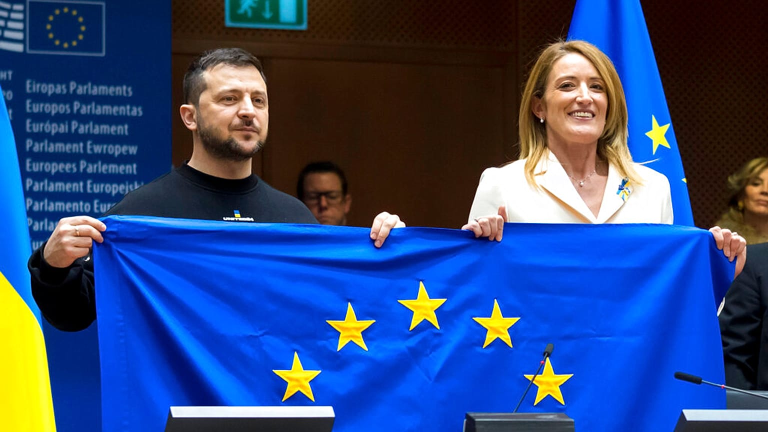 Ukraine's President Volodymyr Zelenskyy, left, and European Parliament President Roberta Metsola