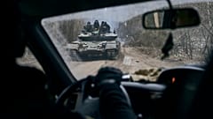 Un tanque en el terreno de guerra